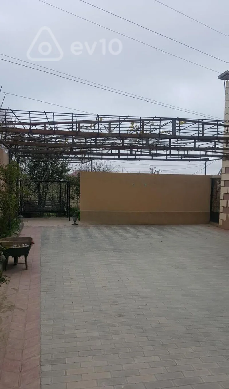 6 otaqlı həyət evi, 200 m², Karvan market, Ziya kafe — Ev, villa, Bakı (4)