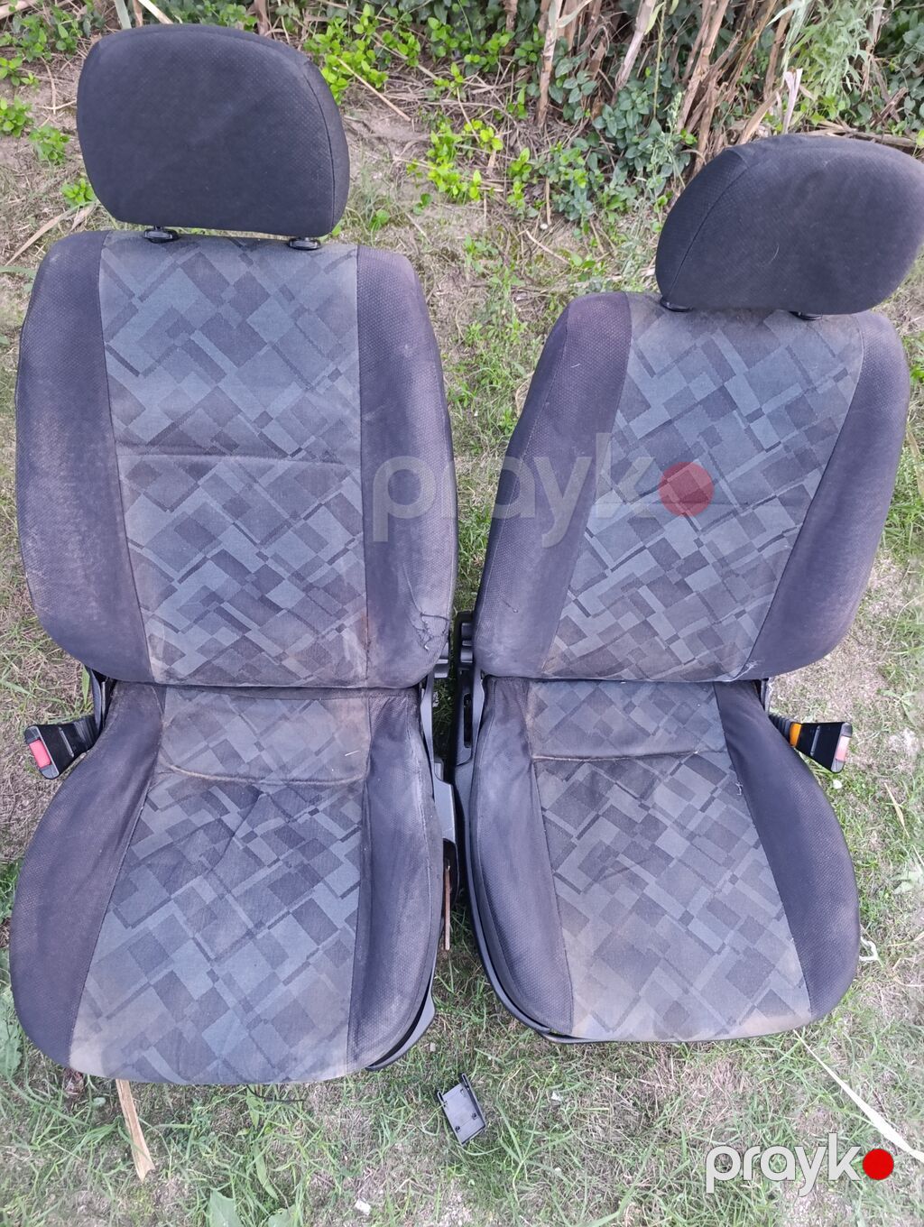 Avtomobil oturacaqları dəsti - Komplekt: 2 ön oturacaq (başlıqlarla) — Salon detalları, Digah (3)