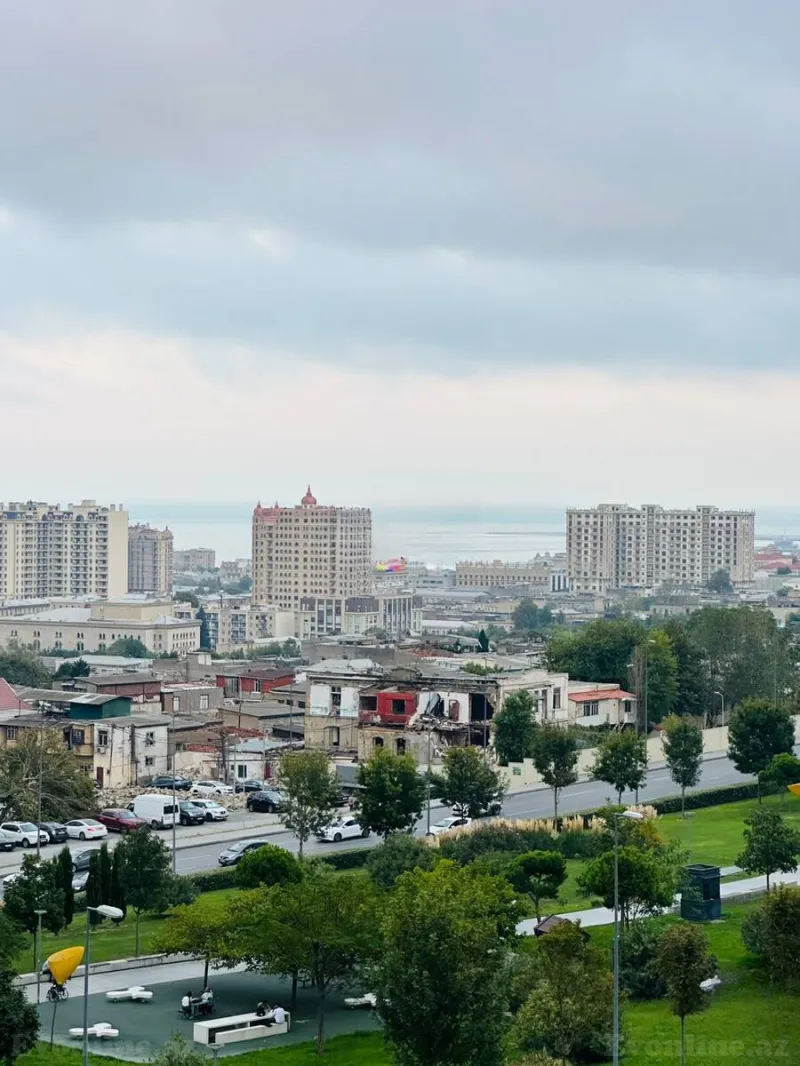 Kirayə verilir 3 otaqlı Mənzil Yeni tikili 100 m² Bakı, Yasamal r., Elmlər Akademiyası m — Bakı