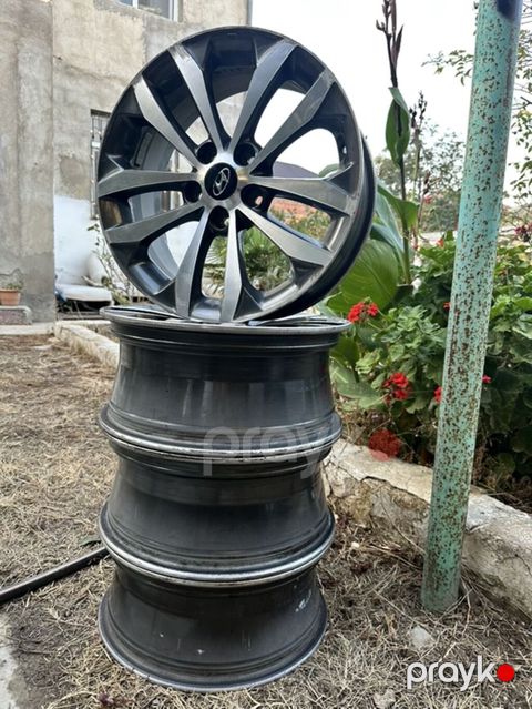 Salam tek disk satilir disklerin cati qirigi svarkasi yoxdur. Kia — Bakı