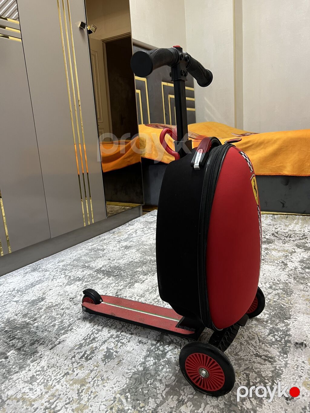 Ferrari rəsmi lisenziyalı uşaq skuteri-çəkmə çamadan (3 təkərli) — Çamadanlar, Bakı (2)