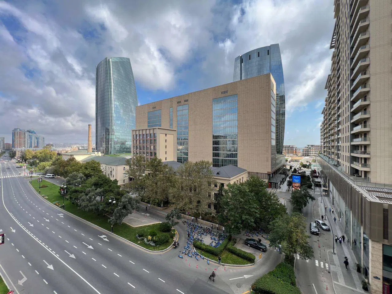 4 otaqlı mənzil 200 m² satılır — Bakı