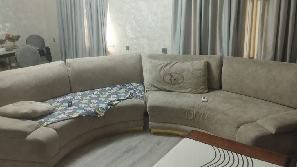Künc divan, İşlənmiş, Ödənişli çatdırılma — Divanlər, Bakı