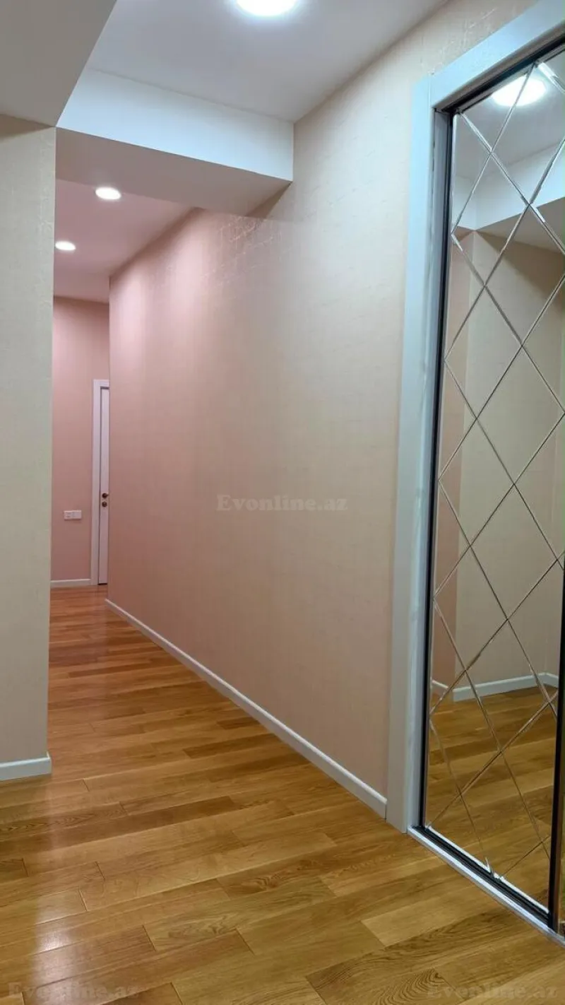 Kirayə verilir 3 otaqlı Mənzil Yeni tikili 130 m² Bakı, Yasamal r., Elmlər Akademiyası m — Mənzil, Bakı (7)