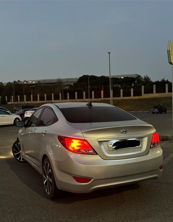 Hyundai Accent, 2015 il, 241403 km, 1.6 L — Avtomobillər (4)