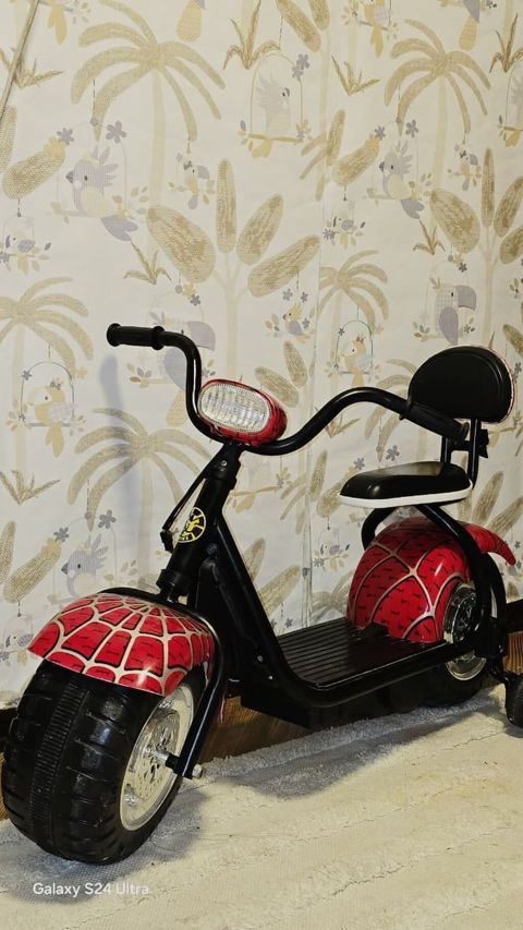 UUshaq ucun mashin 110azn. Supertoysdan 250 azn alinib. Yeni — Uşaq nəqliyyatı