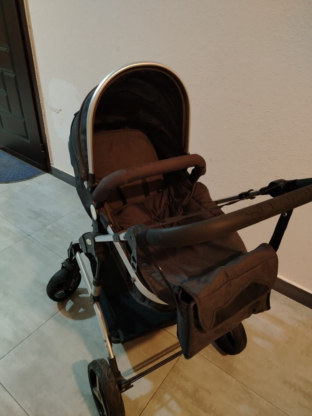 Kalaska yacsi veziyyetde qiymwt son.Unvan Elimler — Arabalalar, Bakı (2)