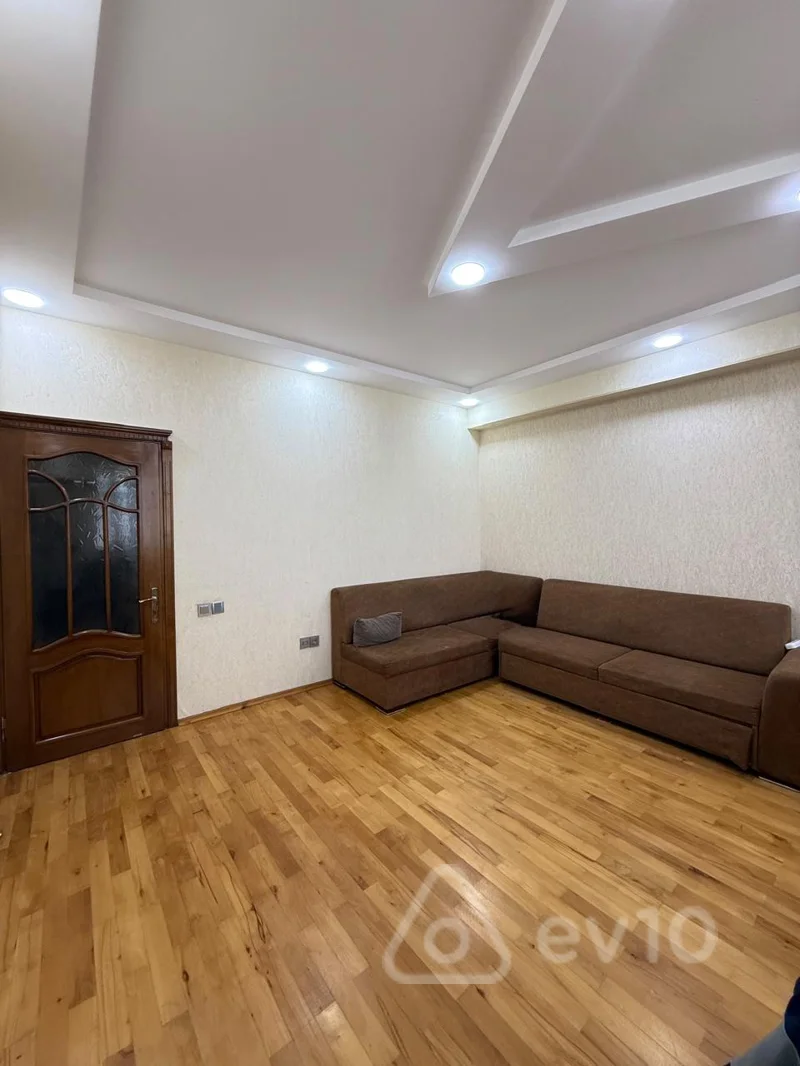 2 otaqlı mənzil, 78 m², Əsəd Əhmədov küçəsi — Bakı