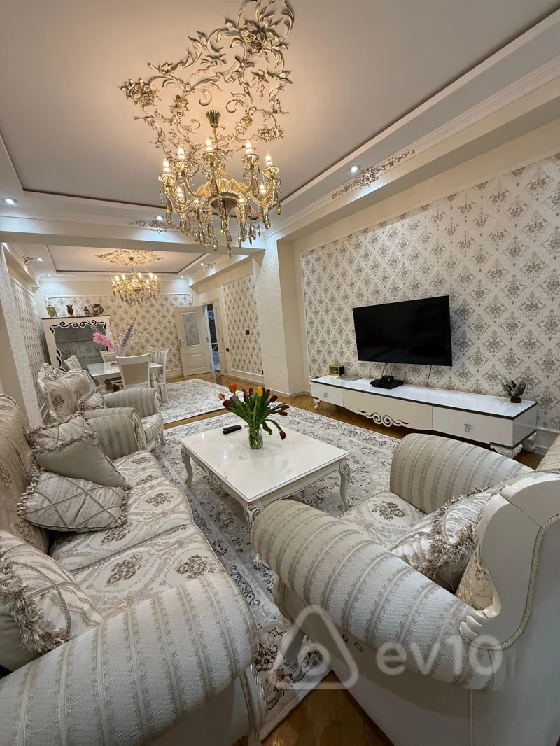 3 otaqlı mənzil, 161 m², M.Hadi küçəsi — Bakı