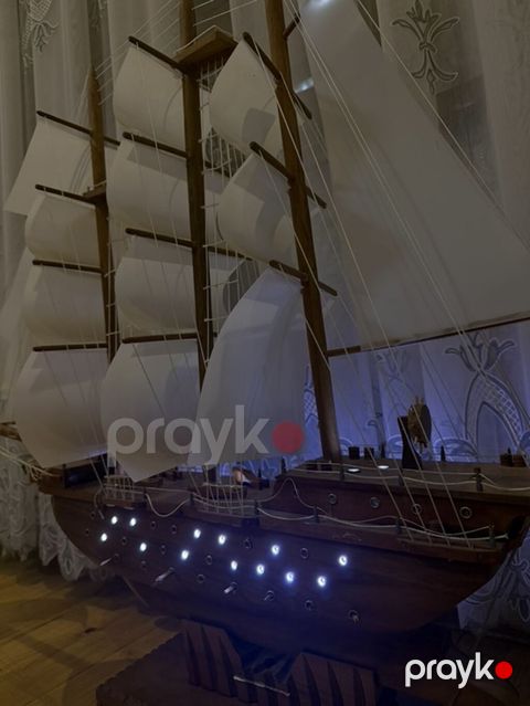 Taxta yelkənli gəmi maketi – işıqlı dekor - Material: keyfiyyətli — Gəncə