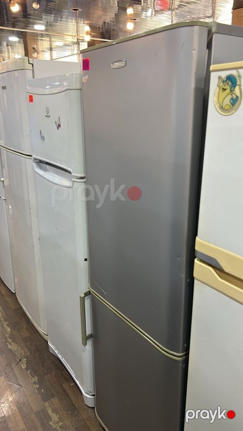 Ikon brendli ikiqapılı soyuducu - Rəng: metalik boz - Qapı düzümü — Digah
