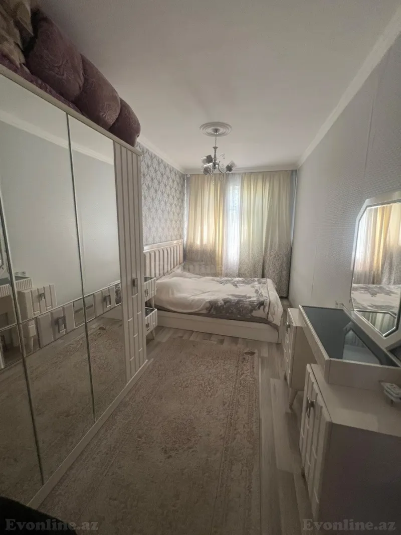 Satılır 2 otaqlı Mənzil Köhnə tikili 50 m² Bakı, Binəqədi r., Azadlıq prospekti m., 7-ci mikrorayon — Bakı