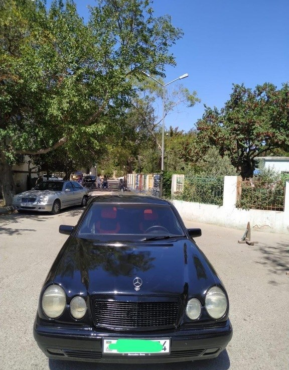 Mercedes E 320, 1997 il, 250000 km, 3.2 L — Avtomobillər (4)