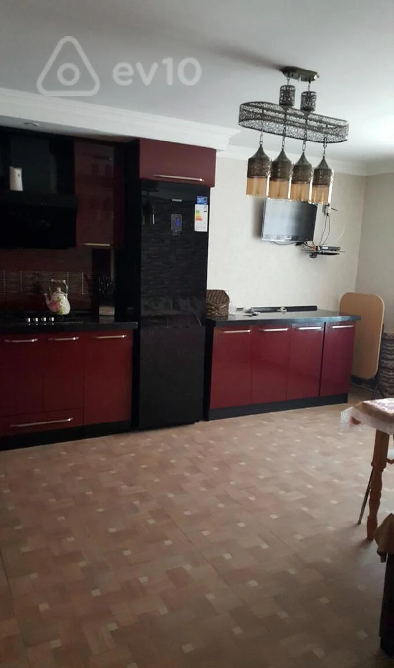 6 otaqlı həyət evi, 200 m², Karvan market, Ziya kafe — Ev, villa, Bakı (12)