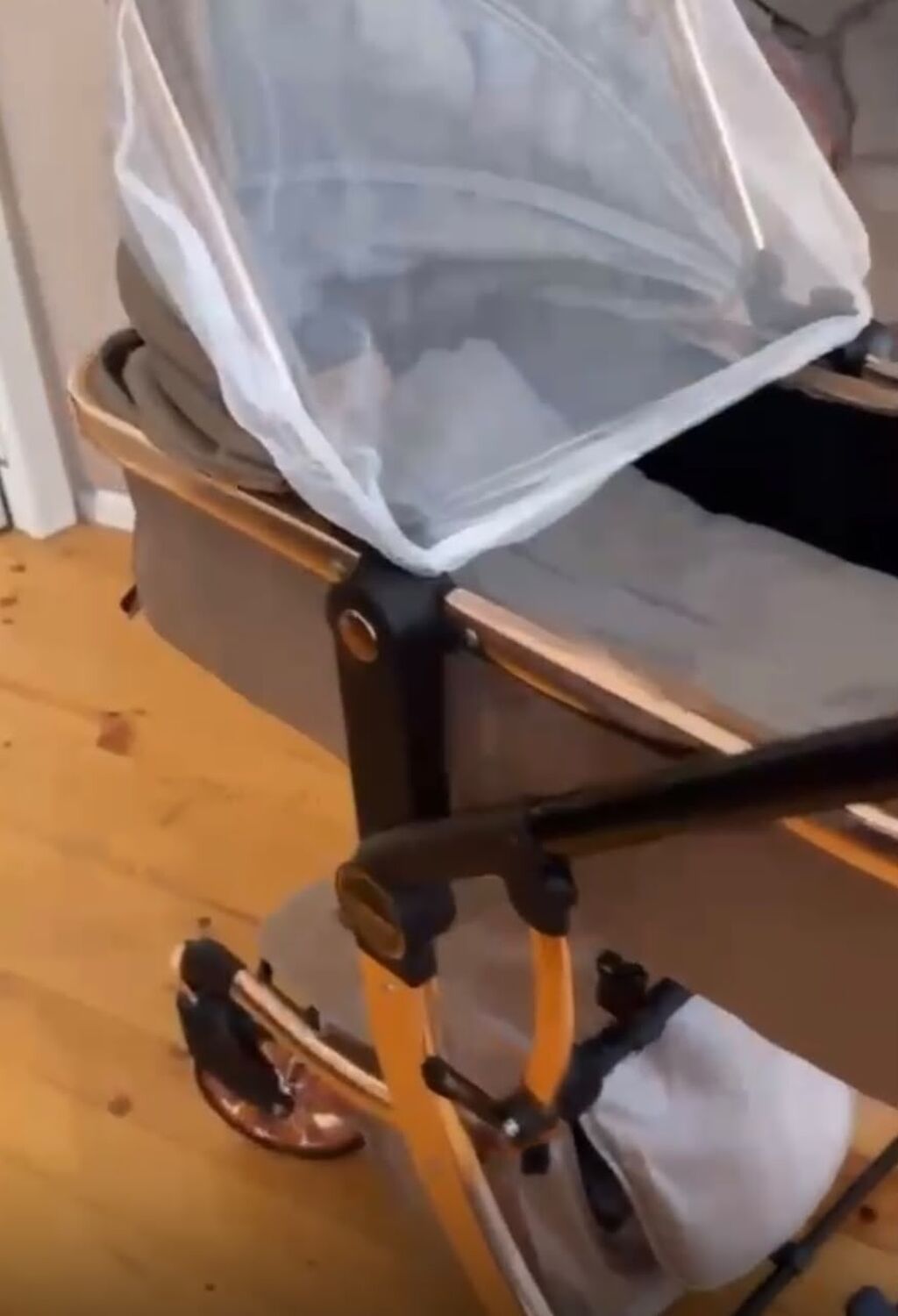Kalaska yaxai veziyyetdw qiymet son.Unban Azadliq — Arabalalar, Bakı (4)