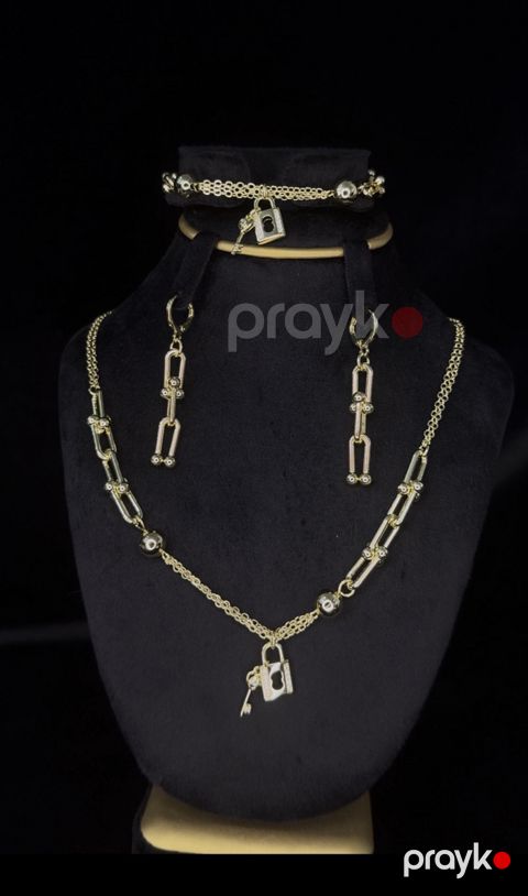 Bijuteriya dəsti boyunbağı, qolbaq və sırğa 2662313 — Bakı