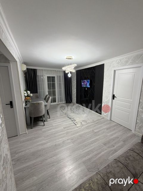 Mebel dəsti – qonaq otağı üçün Tərkibi: - 6 nəfərlik yemək masası — Gəncə