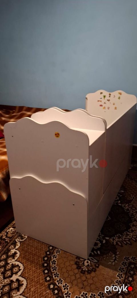 Oğlan və qız üçün, İşlənmiş, Dördbucaq, Beşik, Dəstsiz, Matrassız, Yellənmə mexanizmi ilə — Ağstafa