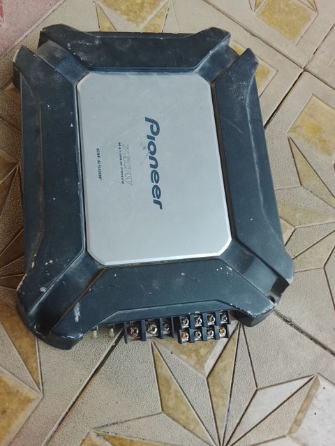 Pioneer GM-6500F avtomobil gücləndiricisi - 4-kanallı Mosfet audio — Gəncə