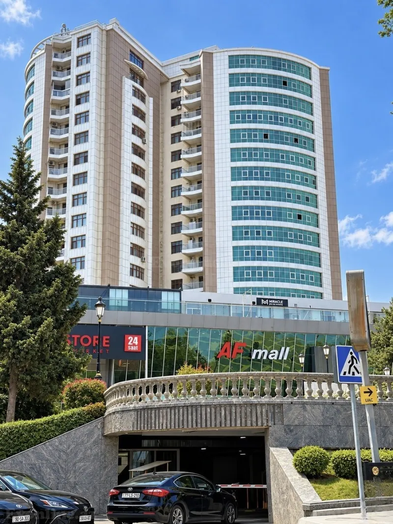 Kirayə verilir 4 otaqlı Mənzil Yeni tikili 230 m² Bakı, Səbail r., 28 May m — Bakı