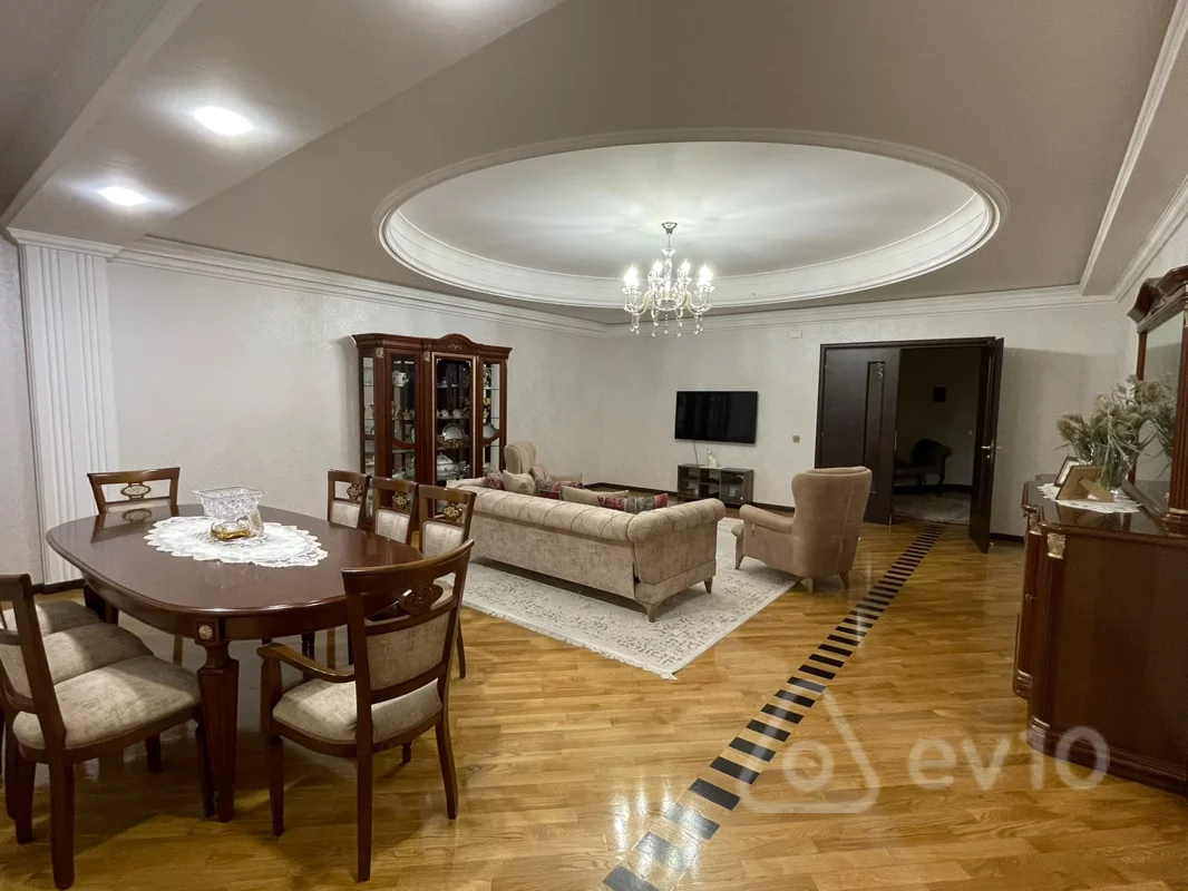 4 otaqlı mənzil, 243 m², azadlıq praspekti — Bakı