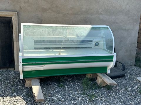 Vitrin soyuducu satilir 500azn. Unvan Xirdalan Nigaz — Ikinci_el_mebel_halalliqla — Холодильные витрины