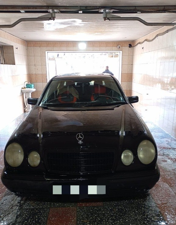 Mercedes E 320, 1997 il, 250000 km, 3.2 L