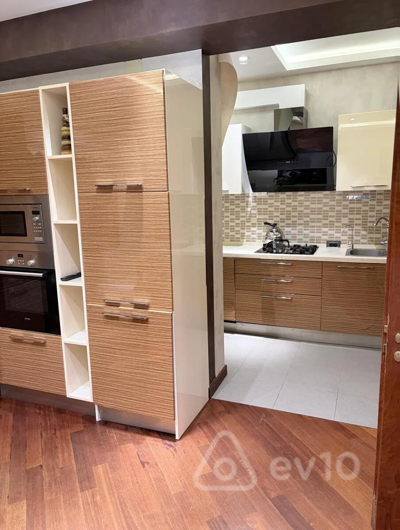 4 otaqlı mənzil, 200 m², Tələt Şıxəliyev küç. — kirayə — Mənzil, Bakı (5)