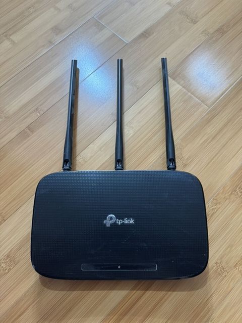 TP-Link Archer C7 AC1750 Dual-Band Wi‑Fi Router Xüsusiyyətlər: - İki — Xırdalan