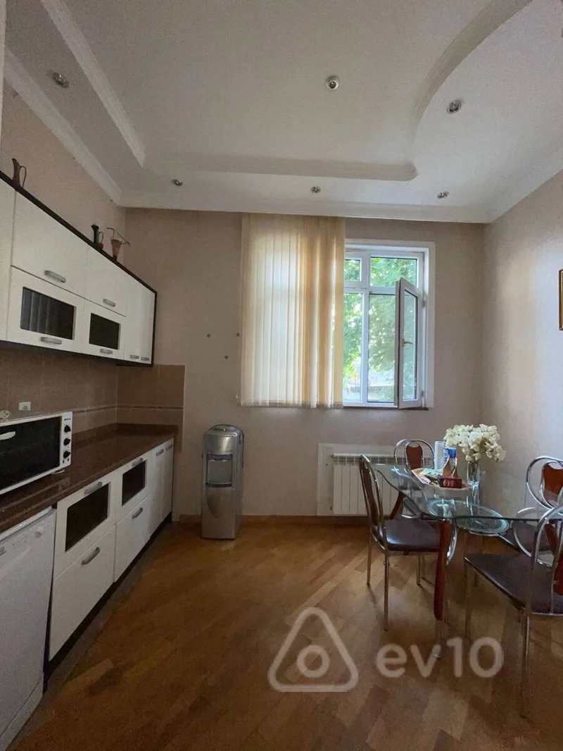 2 otaqlı mənzil, 80 m², Azərbaycan pr — kirayə — Bakı