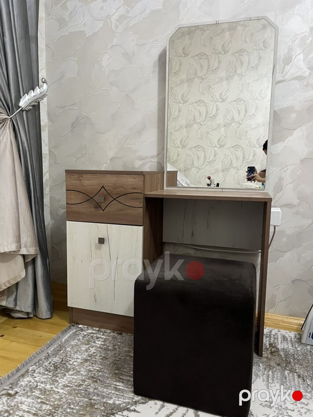 Vizaj/maqaj masası dəsti Dəstə daxildir: - Güzgülü masa - 1 ədəd — Masalar və stullar, Gəncə (3)