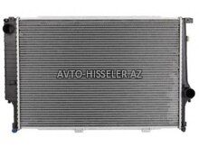 BMW F30 su radiatoru — Bakı