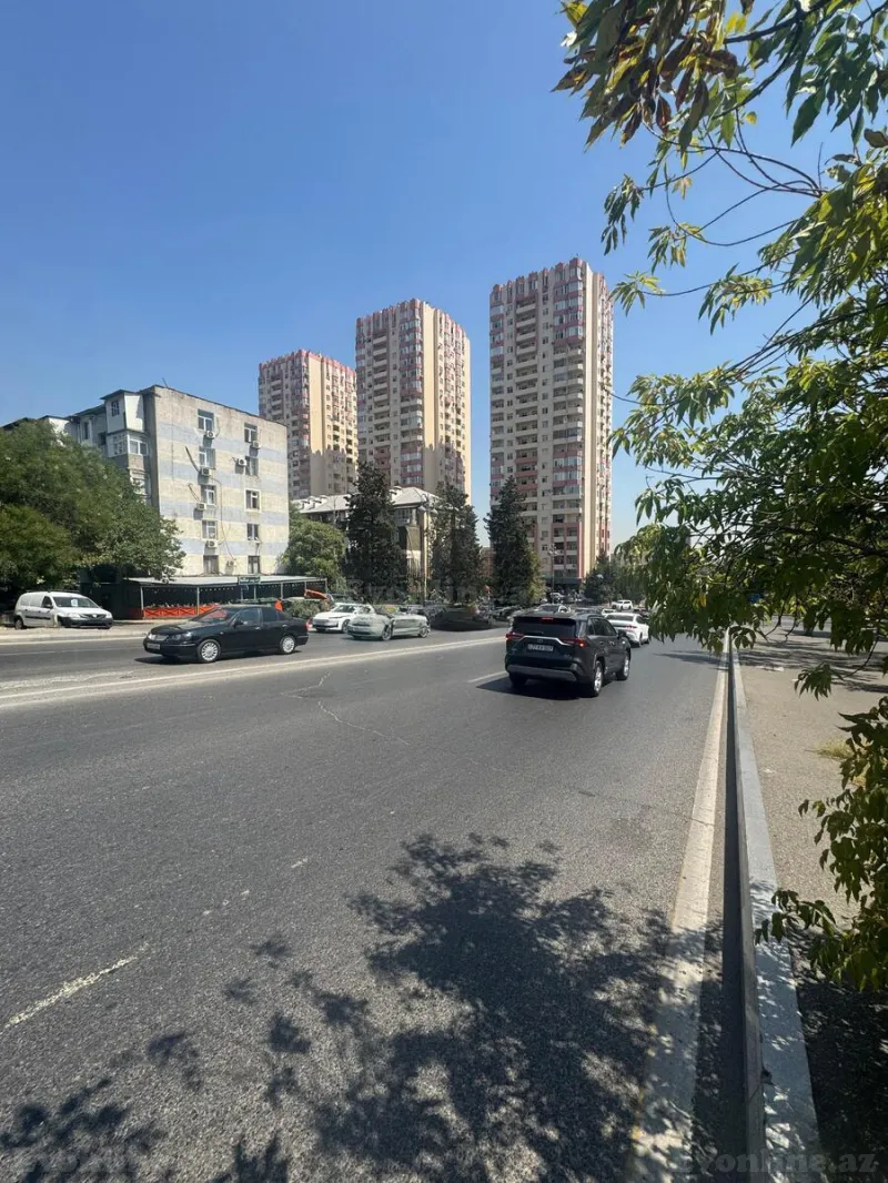 Satılır 3 otaqlı Mənzil Köhnə tikili 55 m² Bakı, Yasamal r., İnşaatçılar m — Bakı