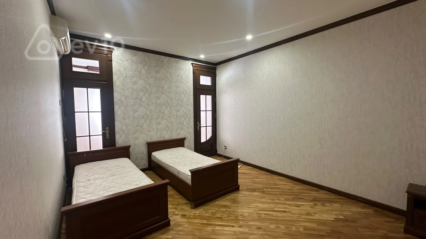 5 otaqlı mənzil, 240 m², Səməd Vurğun küçəsi — kirayə — Mənzil, Bakı (10)