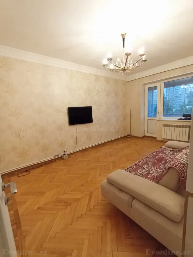 Kirayə verilir 3 otaqlı Mənzil Köhnə tikili 100 m² Bakı, Yasamal r., 8 Noyabr m — Bakı