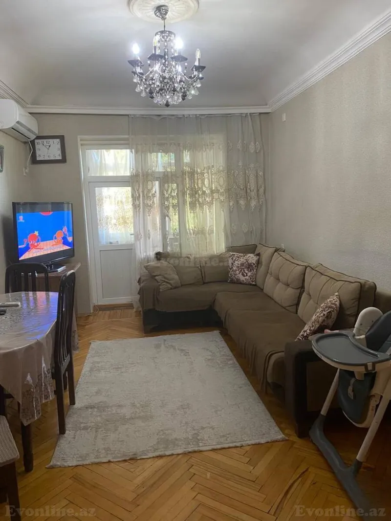 Satılır 4 otaqlı Mənzil Köhnə tikili 100 m² Bakı, Nizami r., Xalqlar Dostluğu m — Bakı