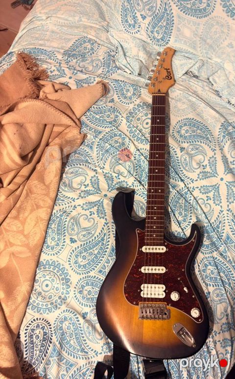 Cort elektrik gitara – Strat tipli korpus, sunburst rəng keçidi. - 3 — Bakı