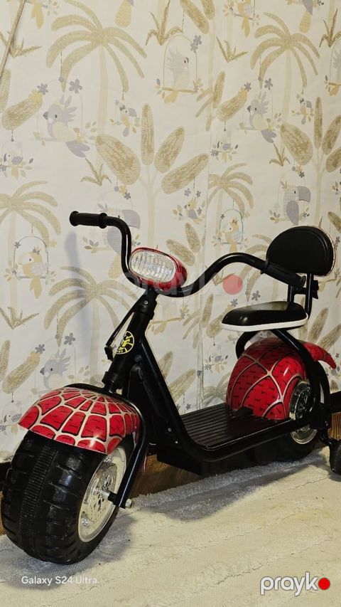 Ushaq ucun mashin 110azn. Supertoysdan 250 azn alinib. Yeni — Bakı