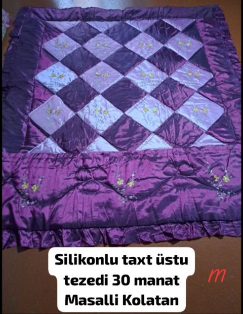 Silikonlu taxtüstü (örtük). Bənövşəyi və açıq bənövşəyi tonlarda, romb — Masallı