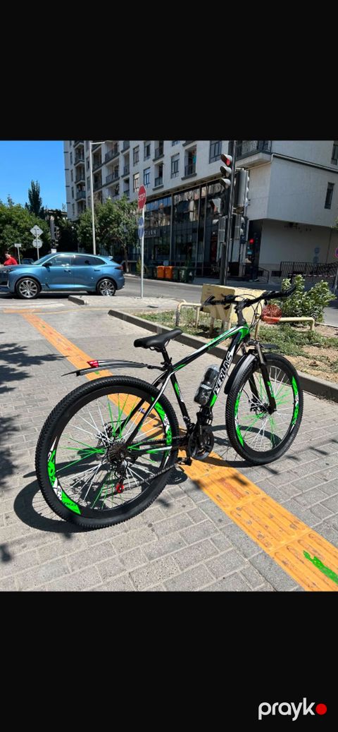 Yenidir 1 gün sürülüb əla velosopeddir. Başqa səbəblərə görə — Bakı