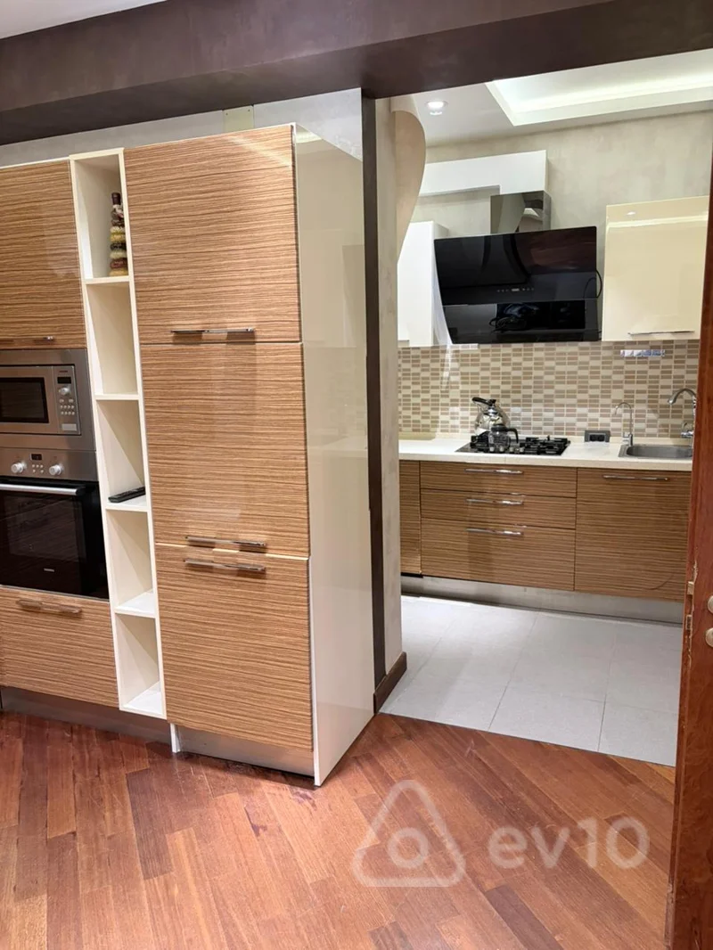 4 otaqlı mənzil, 200 m², Tələt Şıxəliyev küçəsi — kirayə — Mənzil, Bakı (12)