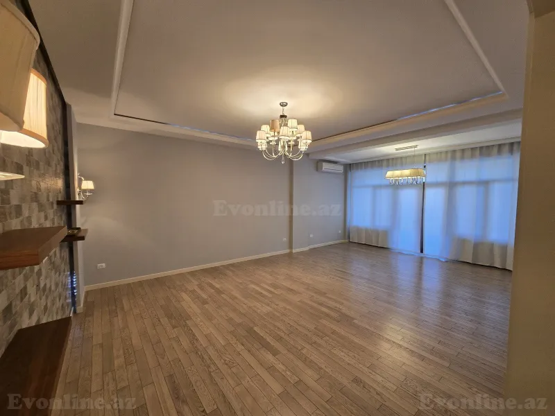 Satılır 4 otaqlı Mənzil Yeni tikili 196 m² Bakı, Yasamal r., İnşaatçılar m — Bakı