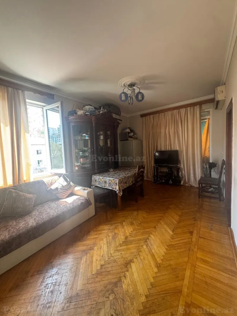 Satılır 3 otaqlı Mənzil Köhnə tikili 55 m² Bakı, Yasamal r., İnşaatçılar m — Mənzil, Bakı (3)