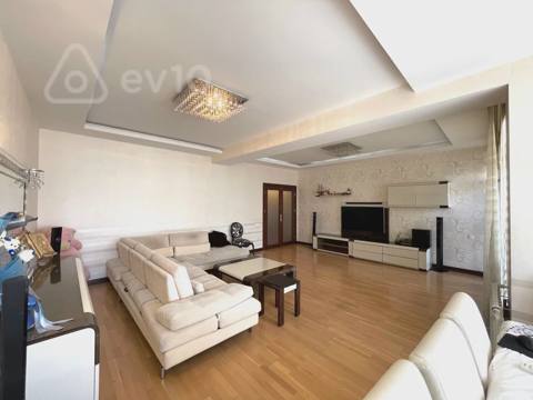 3 otaqlı mənzil, 150 m², 28may metrosunun yani — Rəsul