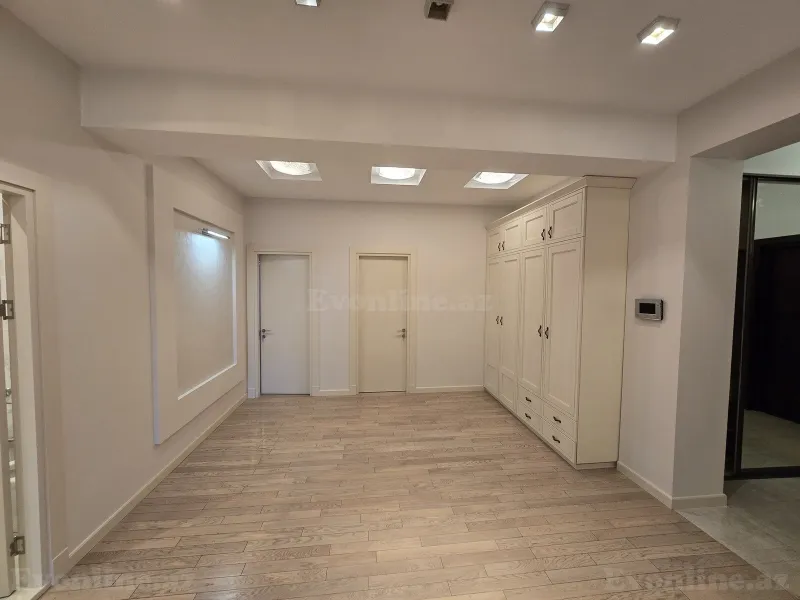 Satılır 4 otaqlı Mənzil Yeni tikili 196 m² Bakı, Yasamal r., İnşaatçılar m — Mənzil, Bakı (8)