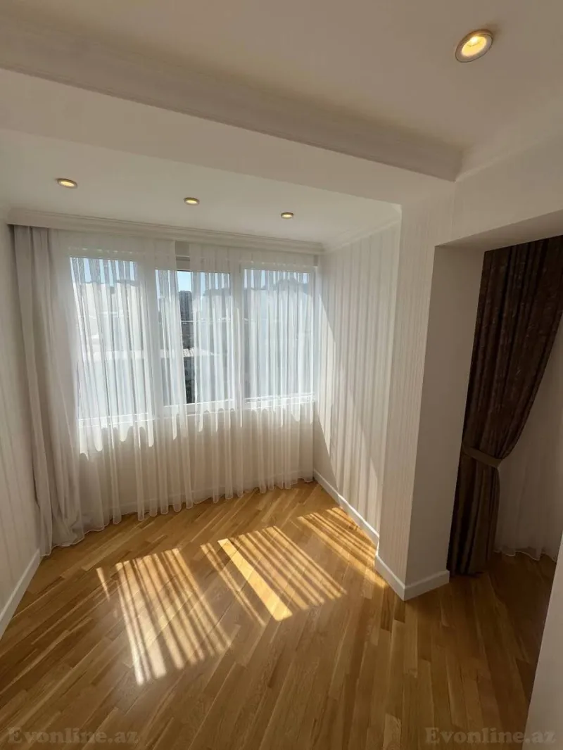 Satılır 2 otaqlı Mənzil Yeni tikili 80 m² Bakı, Yasamal r., Elmlər Akademiyası m — Mənzil, Bakı (8)
