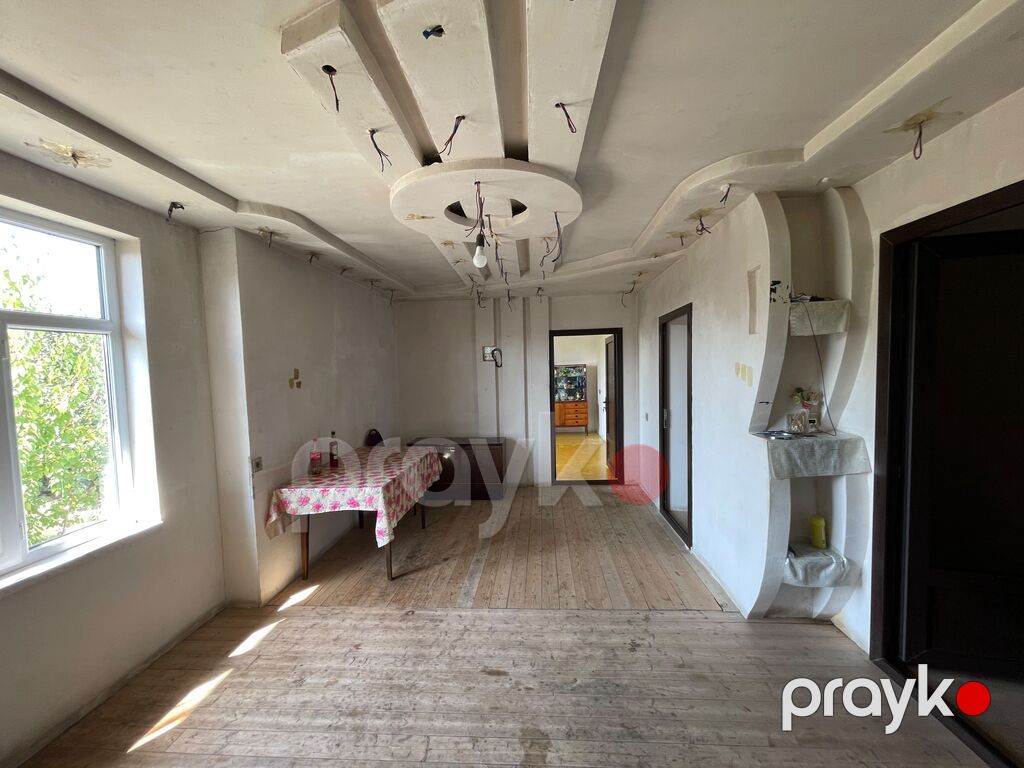 Həyət evi – geniş torpaq sahəsi ilə - İkiqat yamaclı dam örtüyü, bərk — Ev, villa, Oğuz (6)