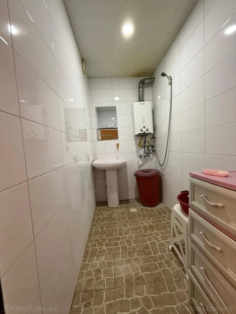 Satılır 3 otaqlı Mənzil Köhnə tikili 80 m² Bakı, Xətai r., Həzi Aslanov m., Həzi Aslanov — Mənzil, Bakı (7)