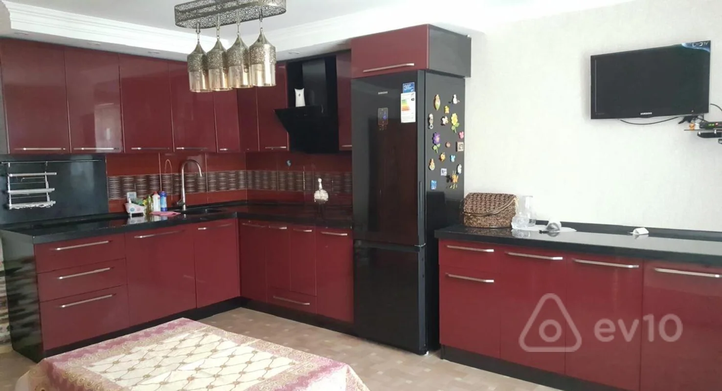 6 otaqlı həyət evi, 200 m², Karvan market, Ziya kafe — Ev, villa, Bakı (11)