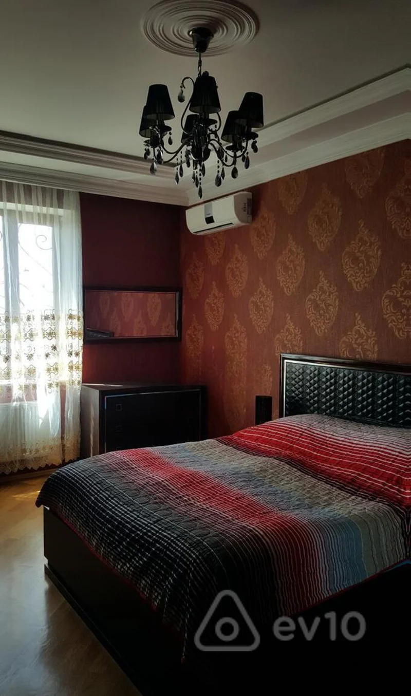 6 otaqlı həyət evi, 200 m², Karvan market, Ziya kafe — Ev, villa, Bakı (9)